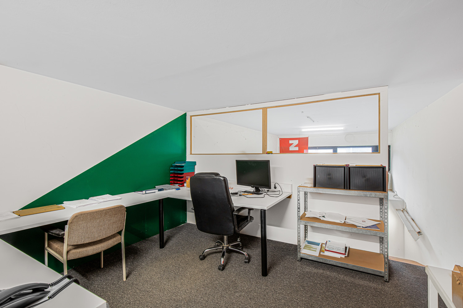 Separates Büro / Werkstattbereich