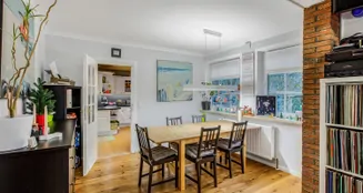 von_poll_real_estate_property_25053156_image_2