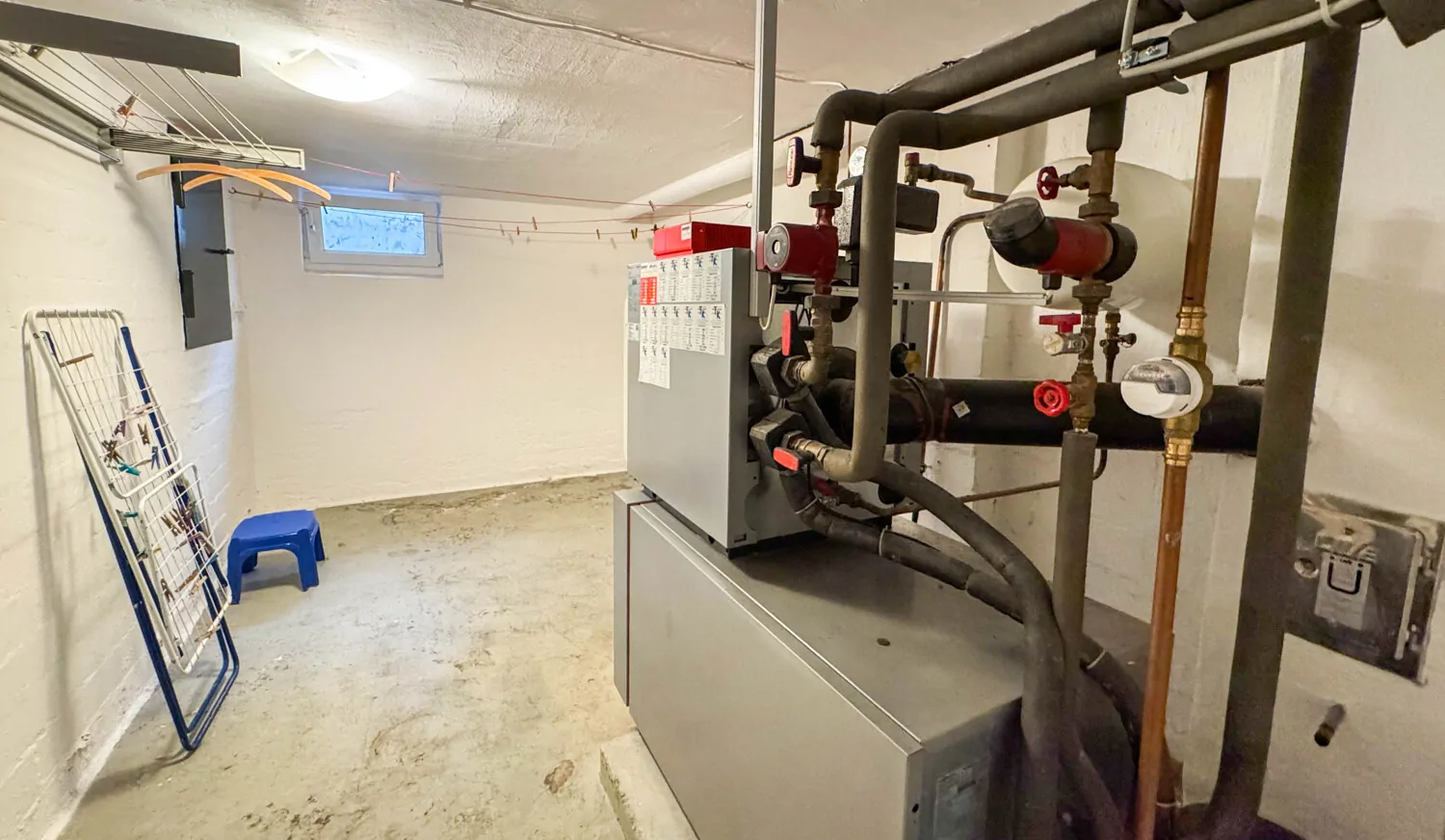 Gemeinschaftlicher Trockenraum im Keller