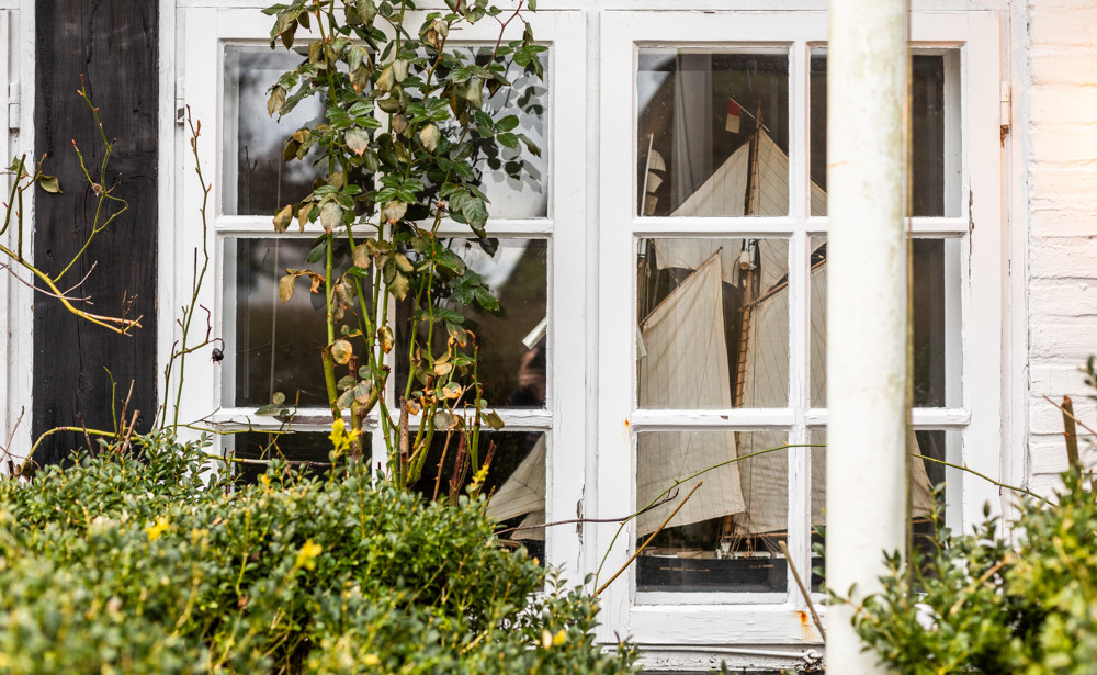 Idyllisch gelegenes Friesenhaus unter Reet mit Badehaus