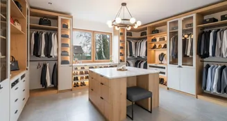 von_poll_real_estate_property_25053176_image_7