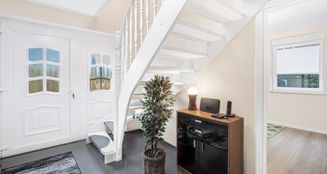 von_poll_real_estate_property_24053184_image_2