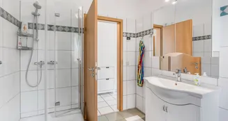 von_poll_real_estate_property_25053111_image_7