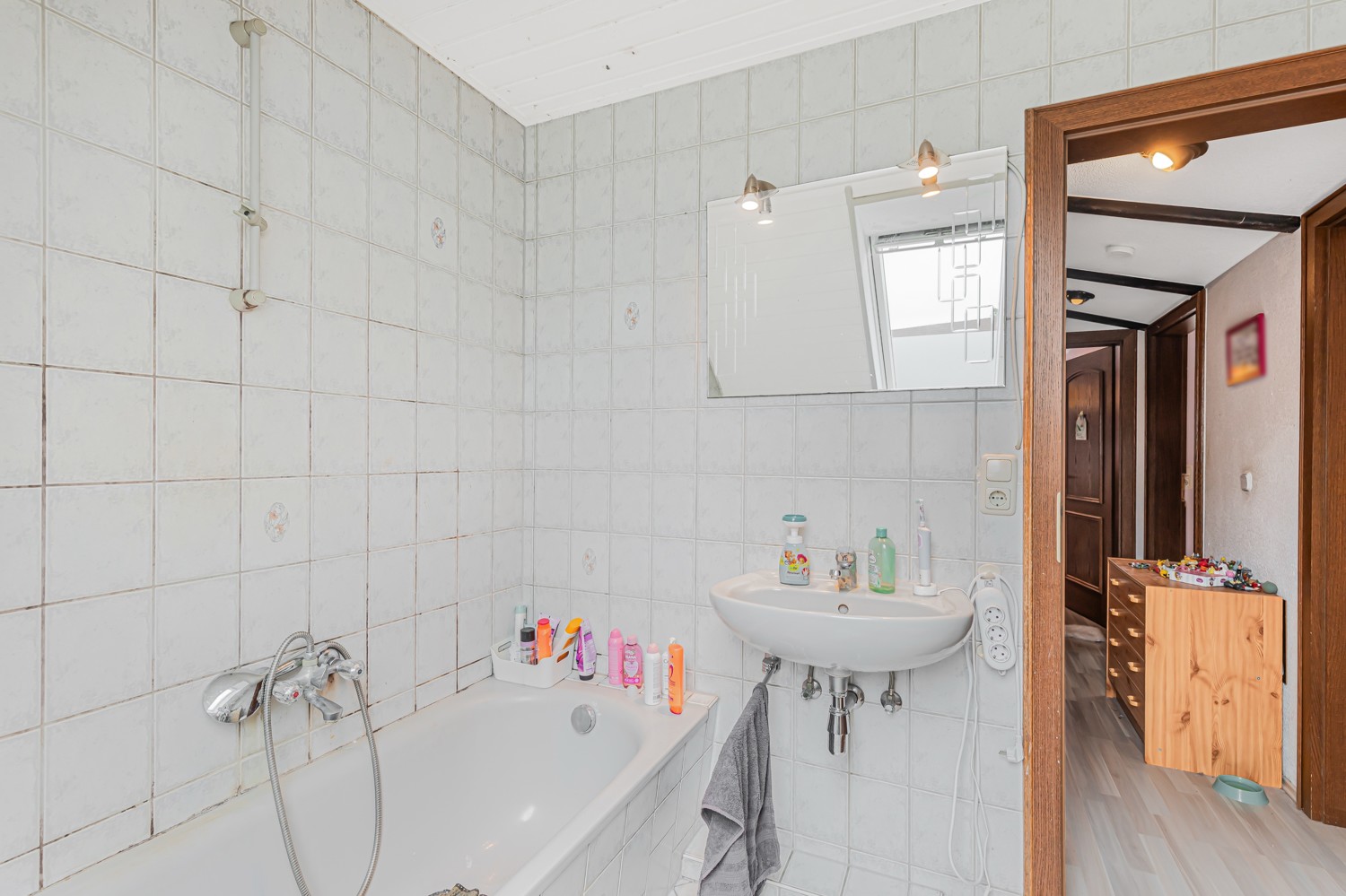 Wannenbad Dachgeschoss