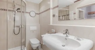 von_poll_real_estate_property_25053149_image_11