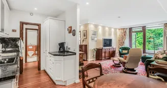 von_poll_real_estate_property_25053073.10_image_0