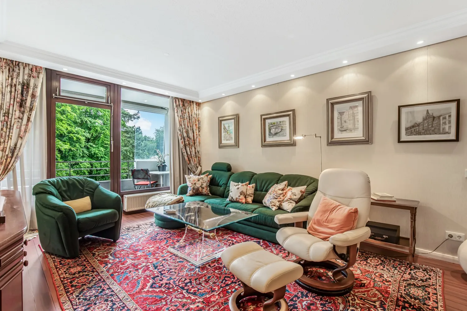 Maritime flair meets modern comfort – condominium in a prime location in Kiel