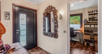 von_poll_real_estate_property_25053121_image_1