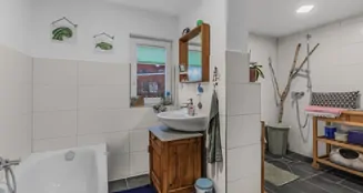 von_poll_real_estate_property_25053175_image_14