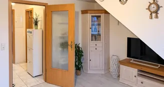 von_poll_real_estate_property_25053158_image_0