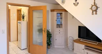 von_poll_real_estate_property_25053158_image_0