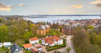 von_poll_real_estate_property_24053047.3_image_0