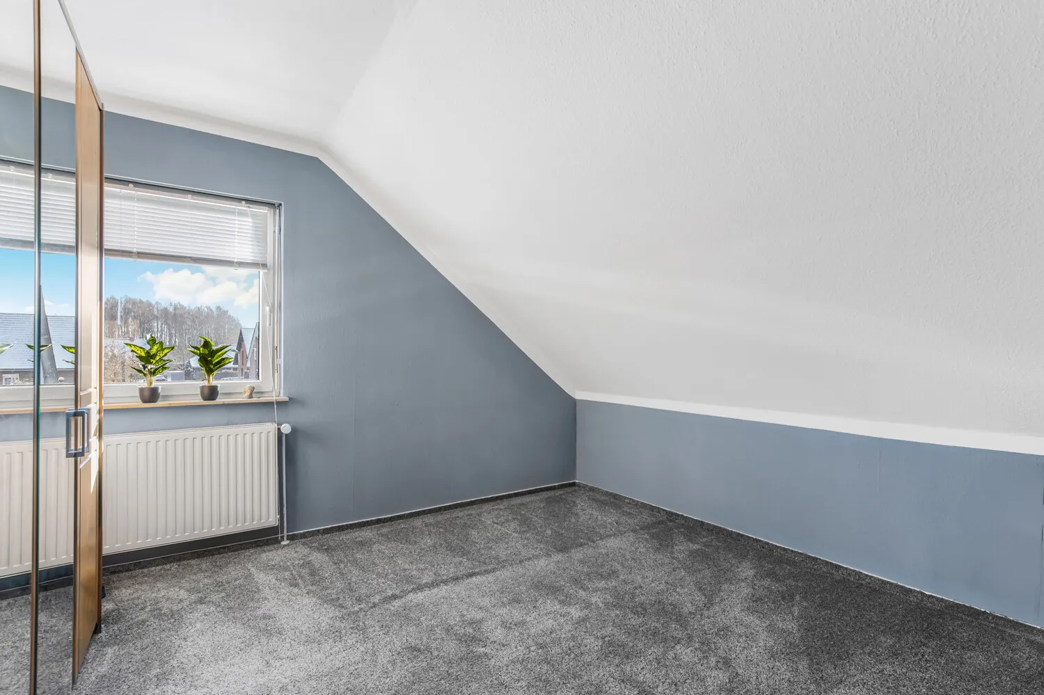 Schlafzimmer 1 DG