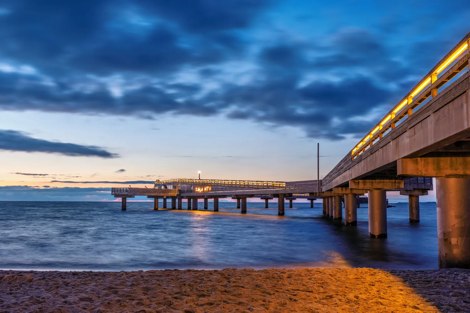 Seebrücke in der Blue Hour