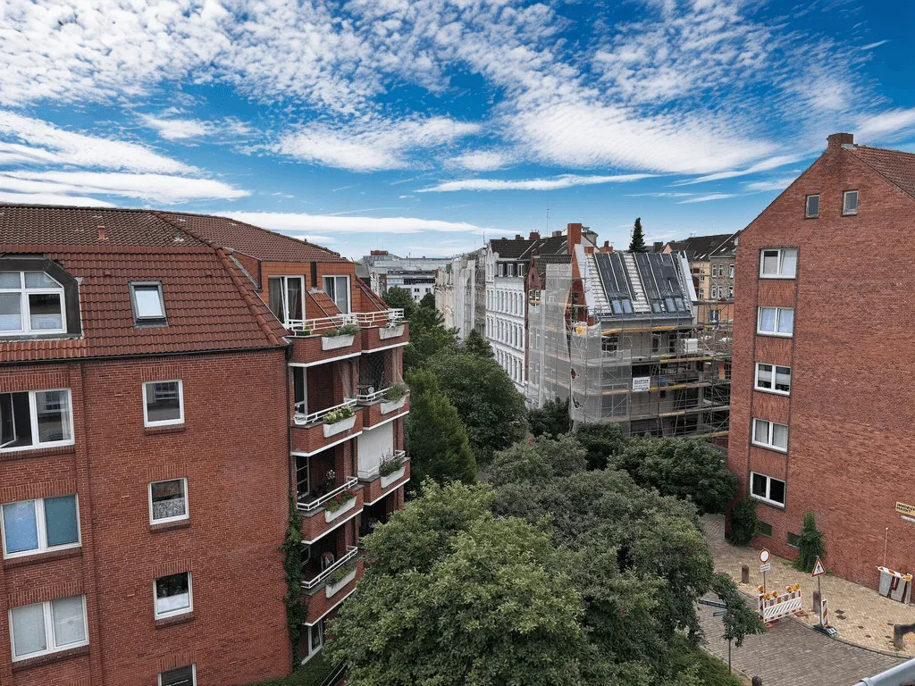 Charmante Dachgeschosswohnung in zentraler Lage – fußläufig zum Bahnhof - Foto 2