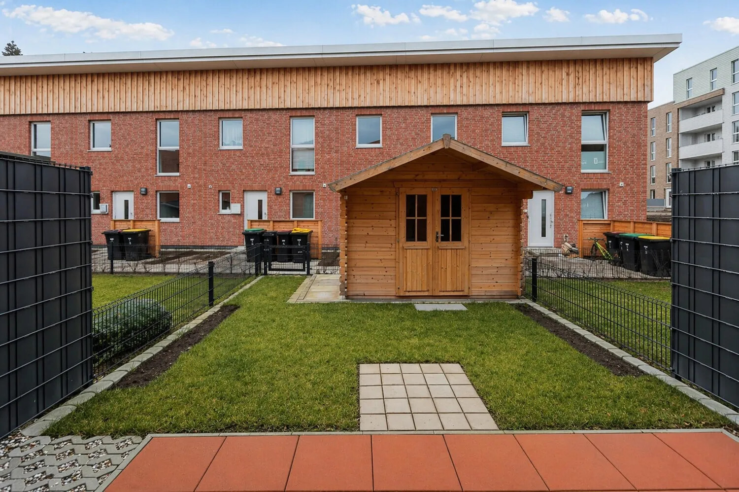 Garten mit Gartenhaus