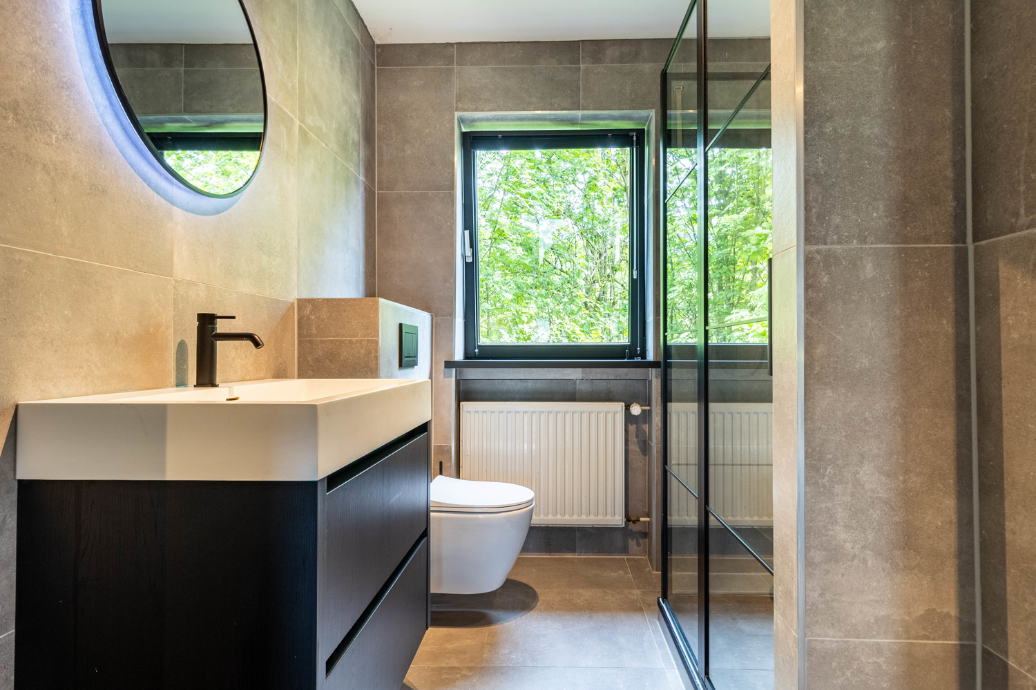 Badezimmer Ansicht 1