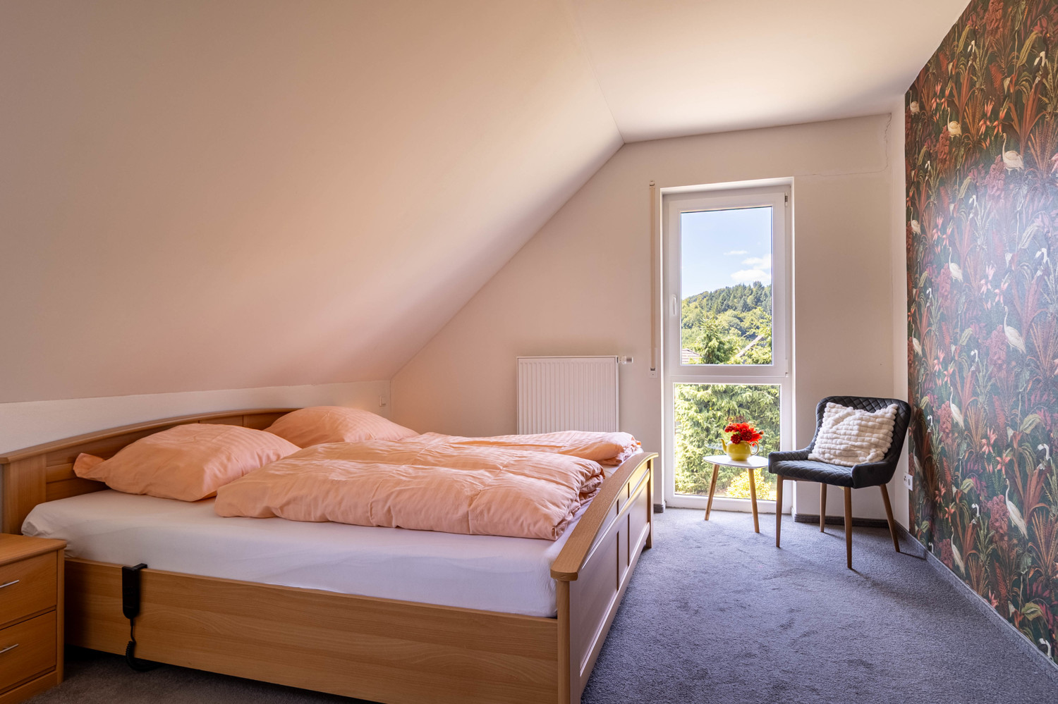 Schlafzimmer 1