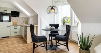 von_poll_real_estate_property_25198029_image_0