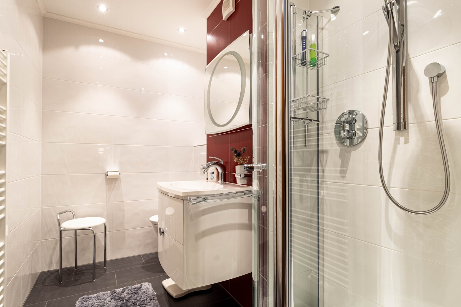 Badezimmer Ansicht 2