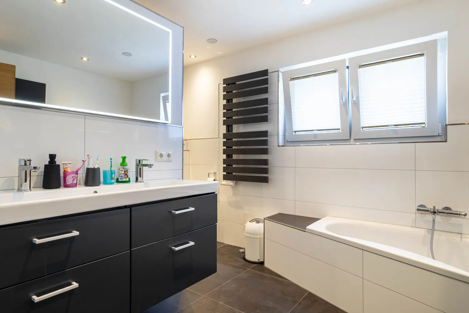 Badezimmer Ansicht 1