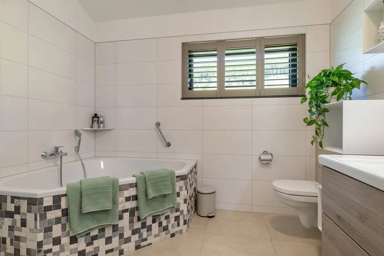 Badezimmer Obergeschoss Ansicht 1