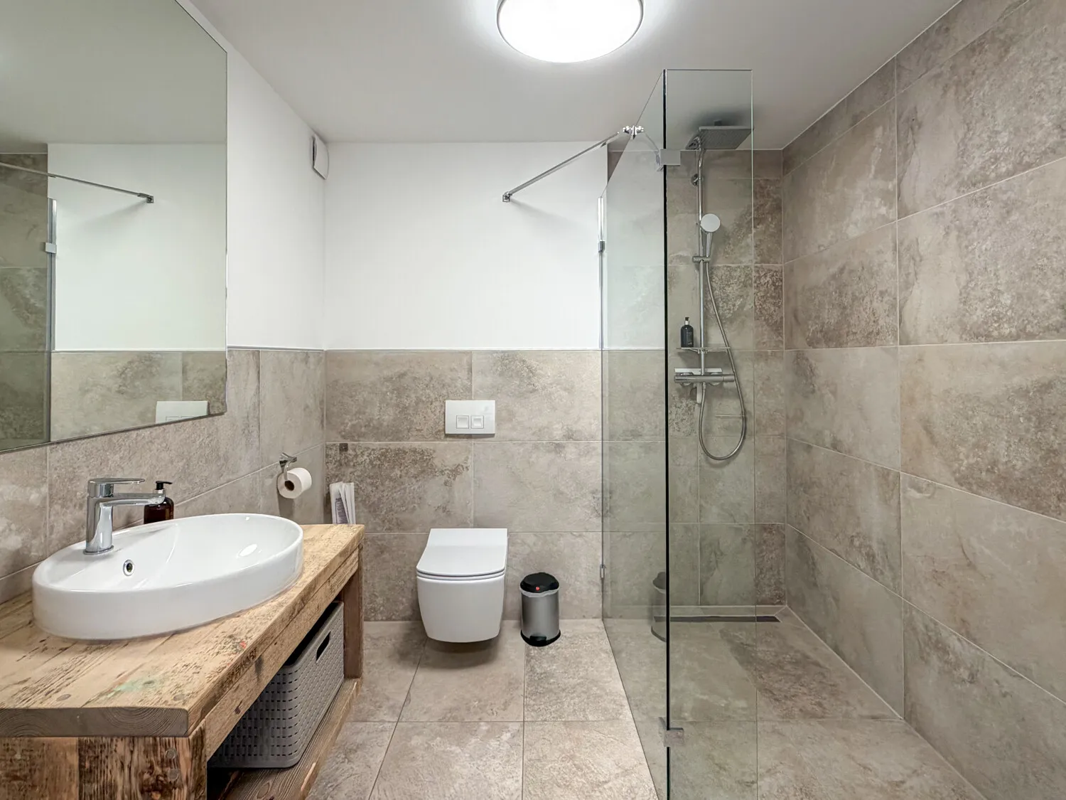 Badezimmer Ansicht 1