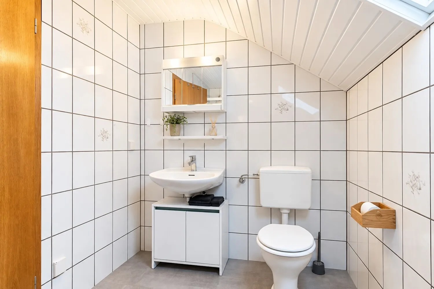DG Badezimmer Ansicht 2