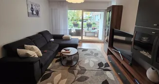 von_poll_real_estate_property_24034100x_image_0