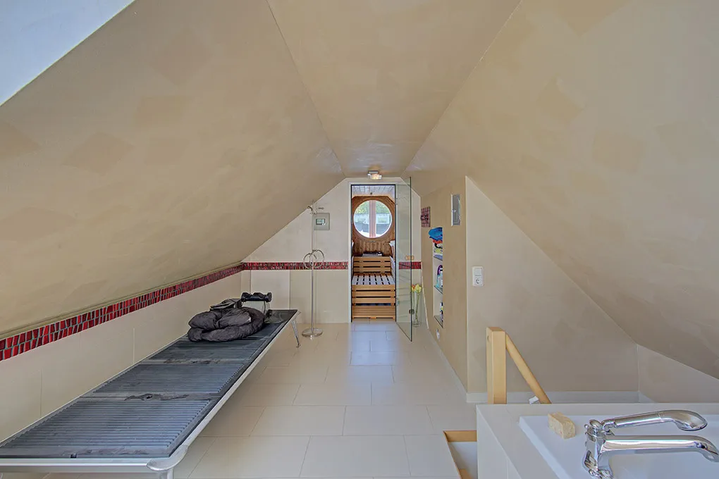 Saunablick mit Bullauge