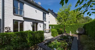 von_poll_real_estate_property_25034044x_image_0