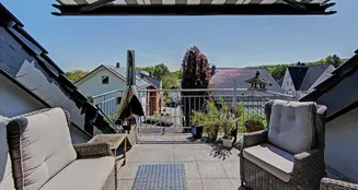 von_poll_real_estate_property_25034044x_image_0