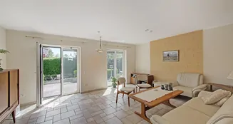 von_poll_real_estate_property_25034044x_image_4