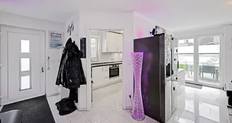 von_poll_real_estate_property_25034019_image_1