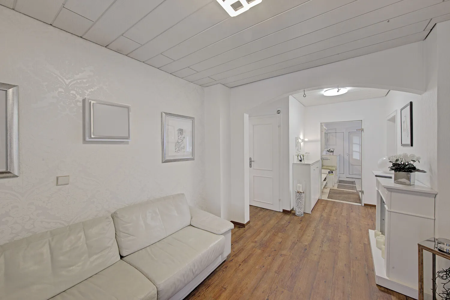 attraktives Mehrfamilienhaus mit großer Eigentümerwohnung