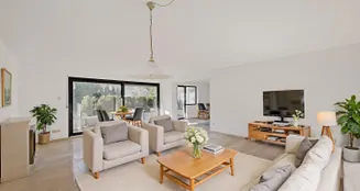 von_poll_real_estate_property_25034001x_image_1