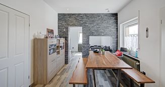 von_poll_real_estate_property_25034025x_image_1