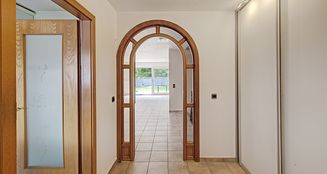 von_poll_real_estate_property_25034054_image_2