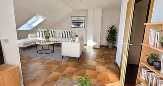 von_poll_real_estate_property_25034010x_image_0