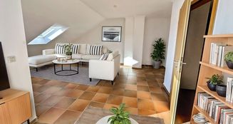 von_poll_real_estate_property_25034010x_image_1