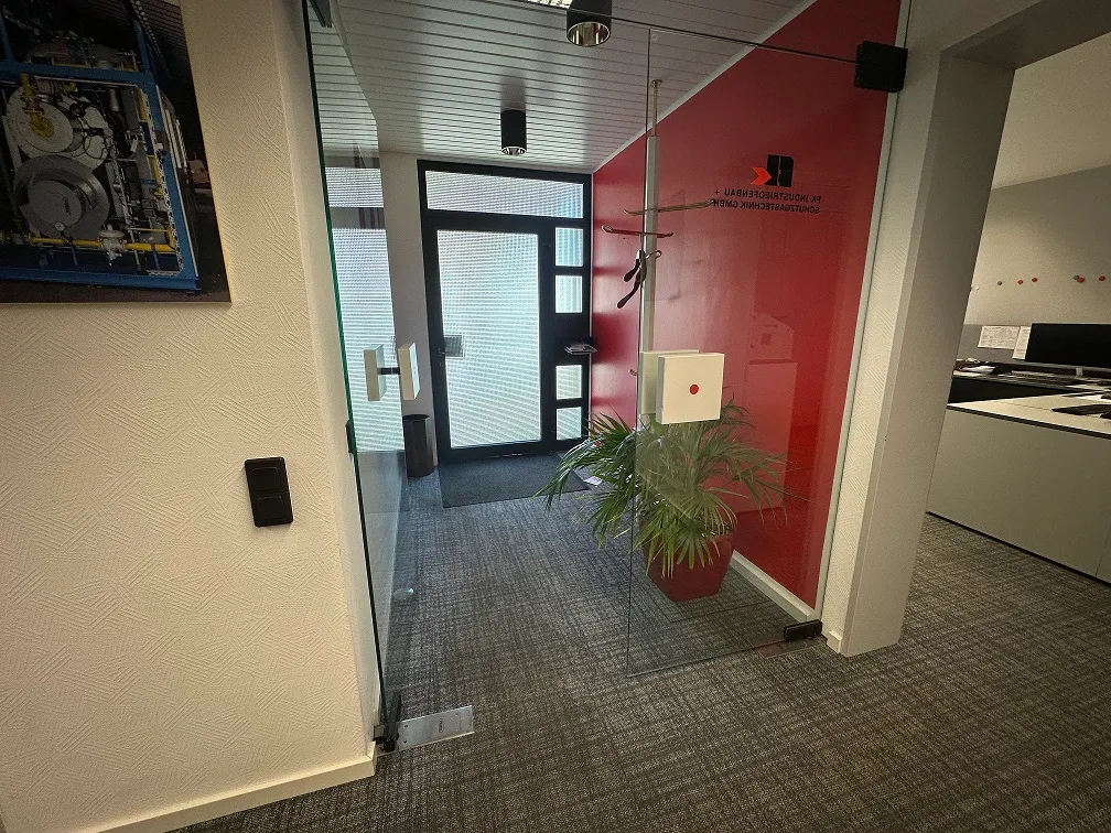 Eingang Büro