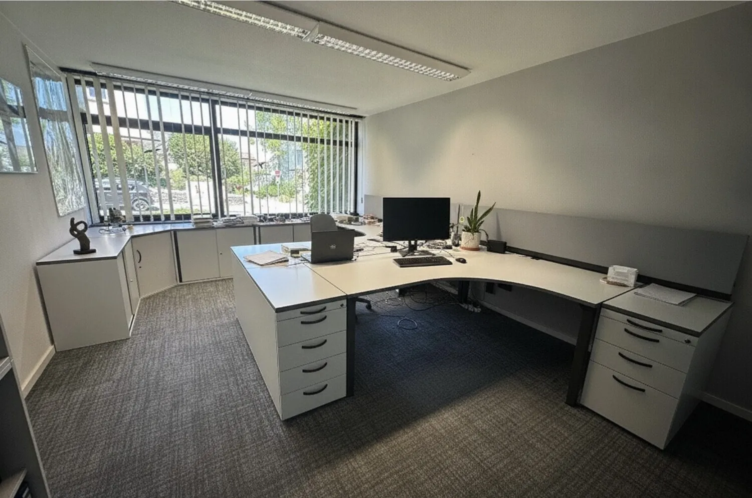Büro 1