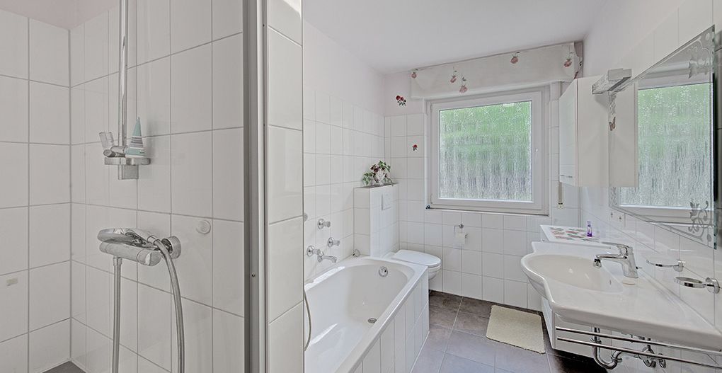 Badezimmer EG
