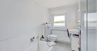 von_poll_real_estate_property_25034050x_image_3