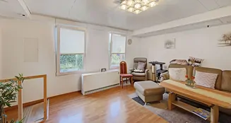 von_poll_real_estate_property_24034078x_image_1