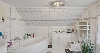 von_poll_real_estate_property_24034078x_image_11