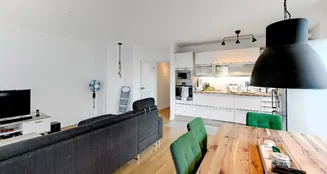 von_poll_real_estate_property_25034023x_image_2