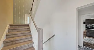 von_poll_real_estate_property_25034083x_image_2