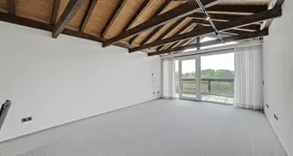 von_poll_real_estate_property_25034090x_image_0