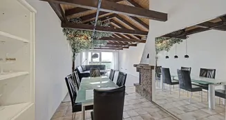 von_poll_real_estate_property_25034090x_image_2